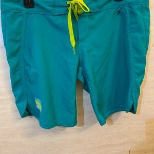 The North Face Pacific Creek Broad Long Teal and Yellow Patterned Swim Shorts